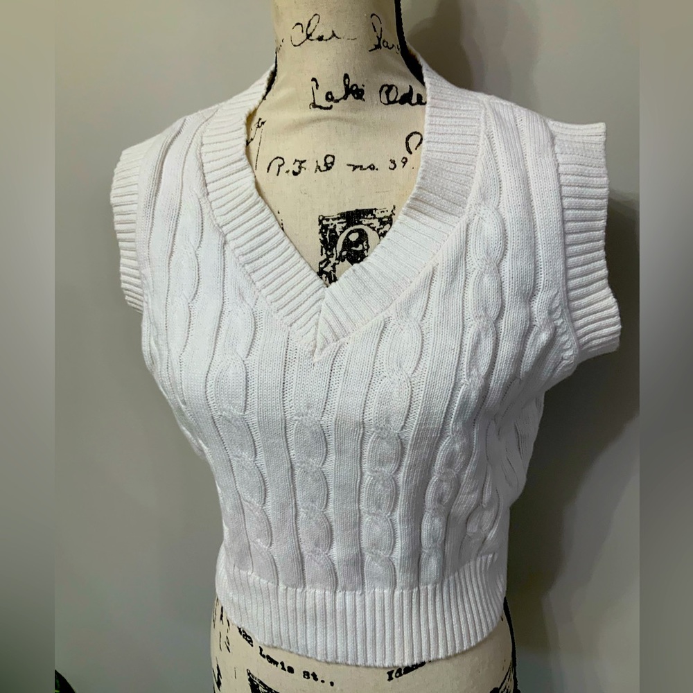 White V-Neck Sleeveless Sweater